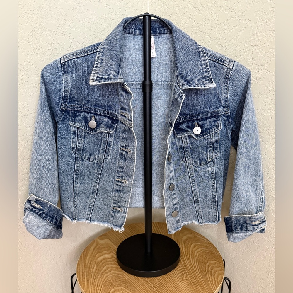 Girls 12 Franki by Francesca’s Cropped Denim Jacket | Light Wash Raw Hem